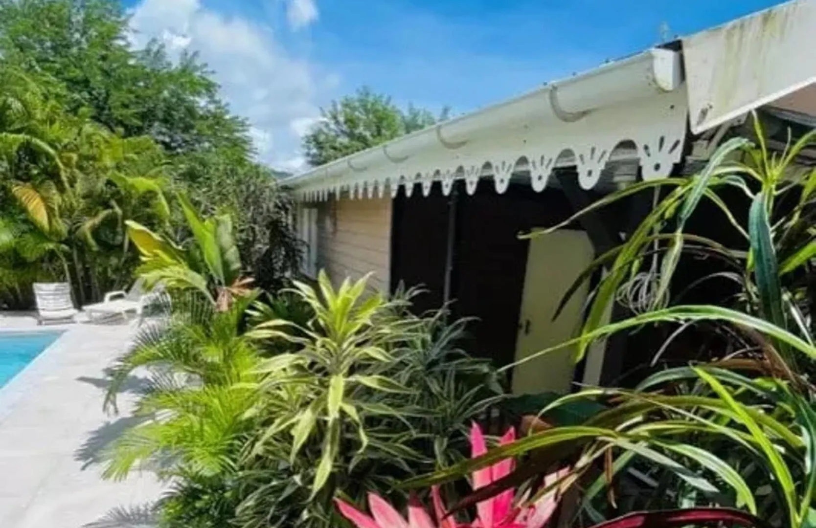 Bungalow Accueillant A Le Diamant Avec Piscine Partagee Hébergement de vacances